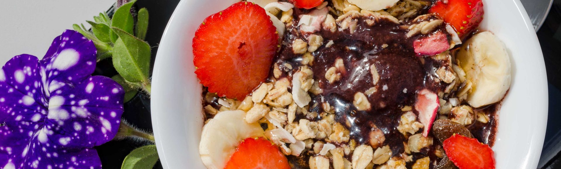 Açai bowl en T-Surf Tiki Bar Torrevieja